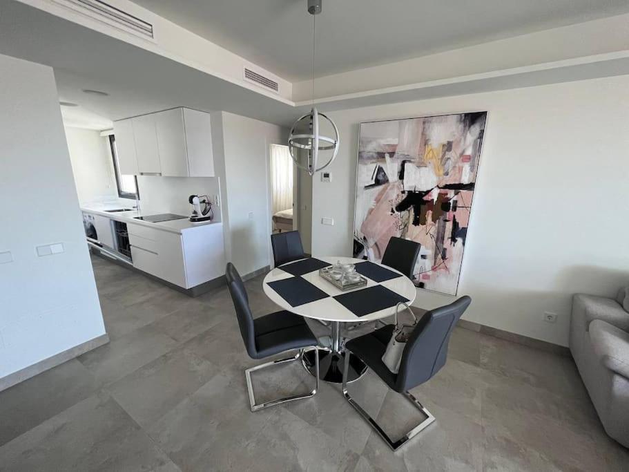Infinity Estepona Centro Exterior photo